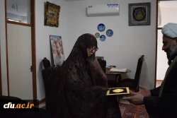 دیدار اعضای هیات رئیسه دانشگاه فرهنگیان کرمانشاه با خانواده شهید اکبر نظری 12