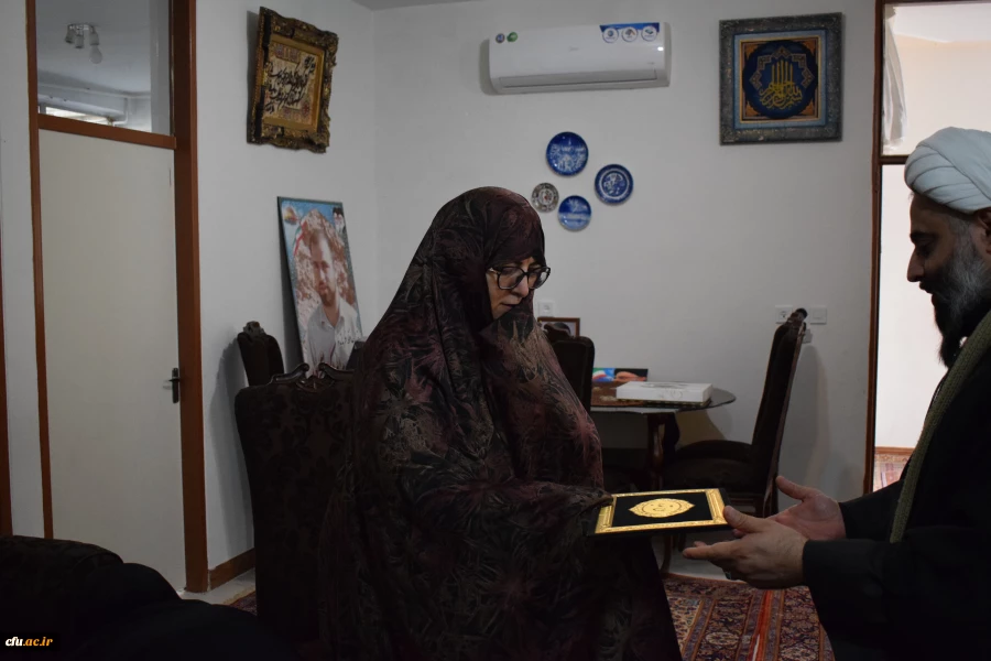 دیدار اعضای هیات رئیسه دانشگاه فرهنگیان کرمانشاه با خانواده شهید اکبر نظری 12