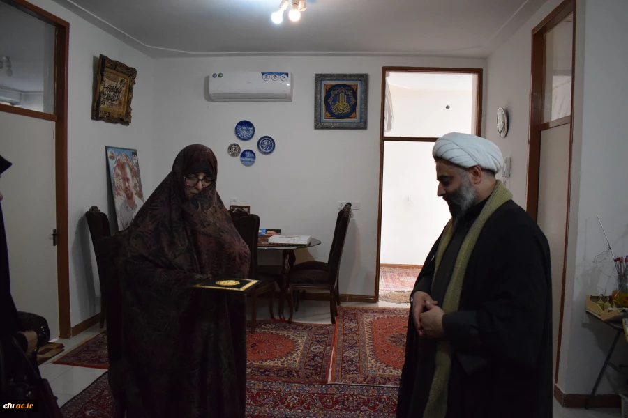 دیدار اعضای هیات رئیسه دانشگاه فرهنگیان کرمانشاه با خانواده شهید اکبر نظری 13