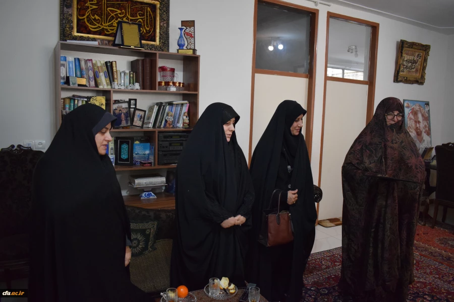 دیدار اعضای هیات رئیسه دانشگاه فرهنگیان کرمانشاه با خانواده شهید اکبر نظری 14