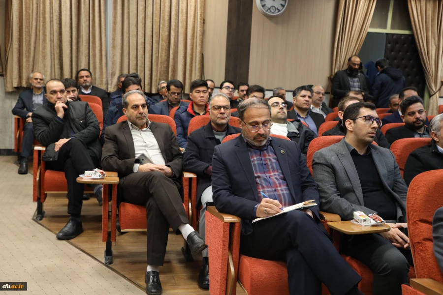 نشست صمیمی سرپرست معاونت برنامه ریزی و توسعه منابع 4