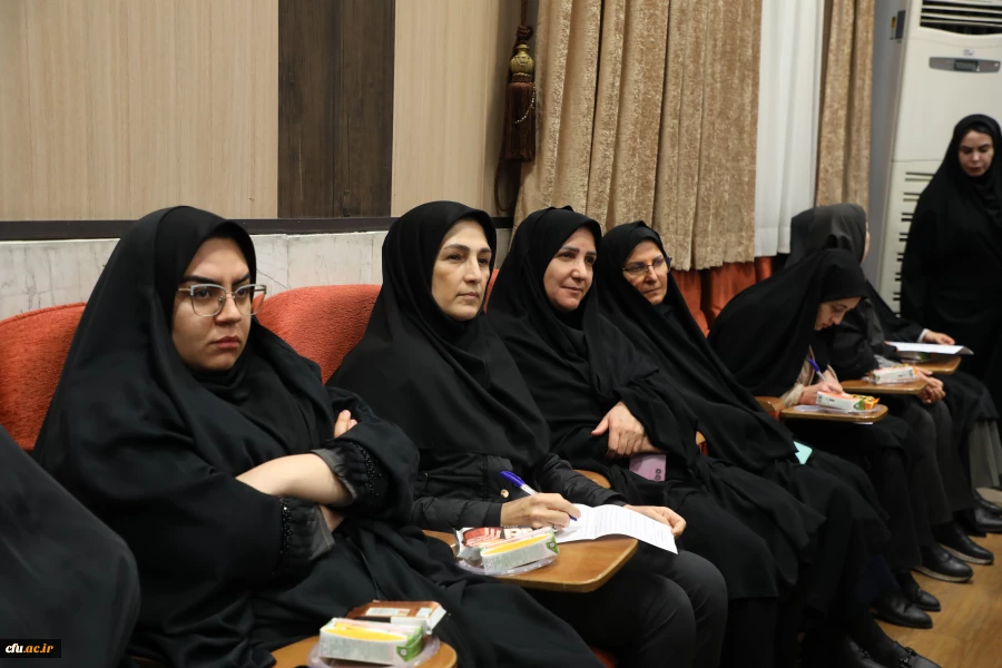 نشست صمیمی سرپرست معاونت برنامه ریزی و توسعه منابع 5