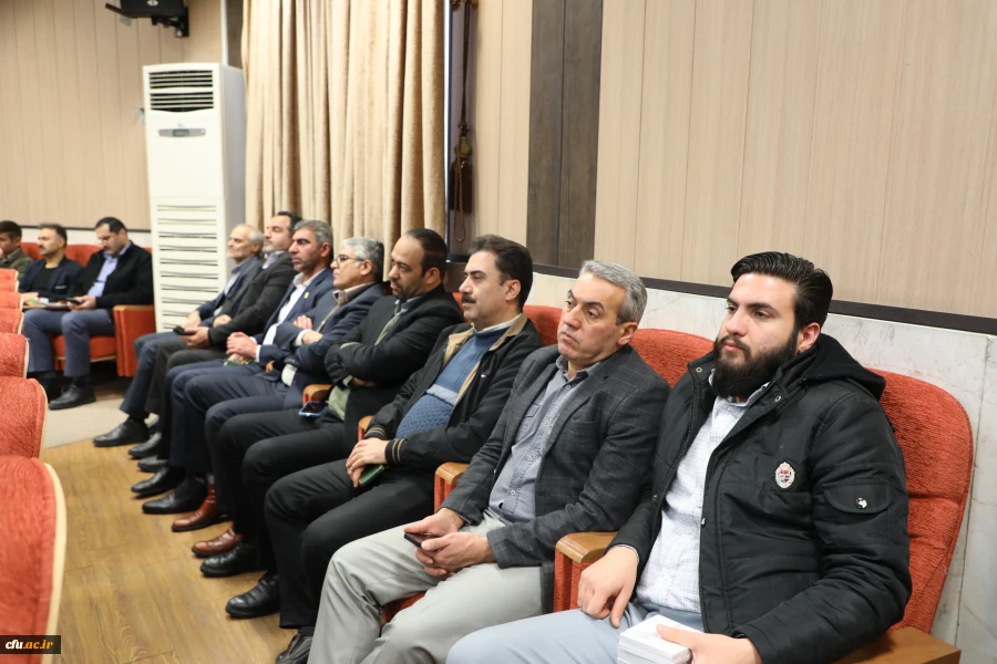 نشست صمیمی سرپرست معاونت برنامه ریزی و توسعه منابع 9