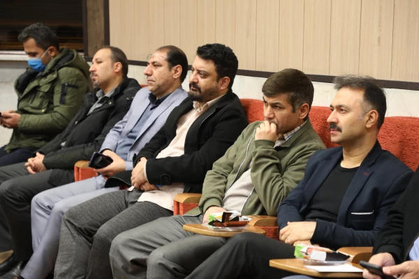 نشست صمیمی سرپرست معاونت برنامه ریزی و توسعه منابع 10