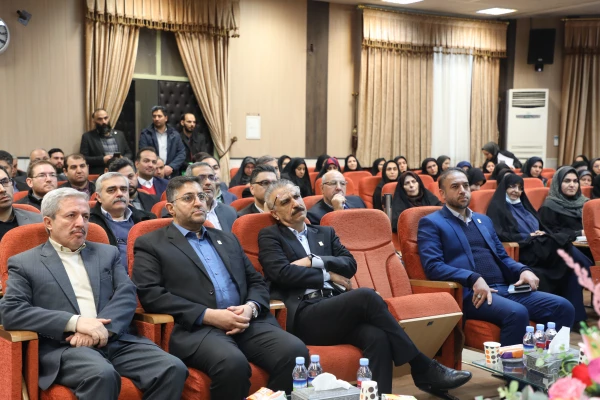 نشست صمیمی سرپرست معاونت برنامه ریزی و توسعه منابع 12