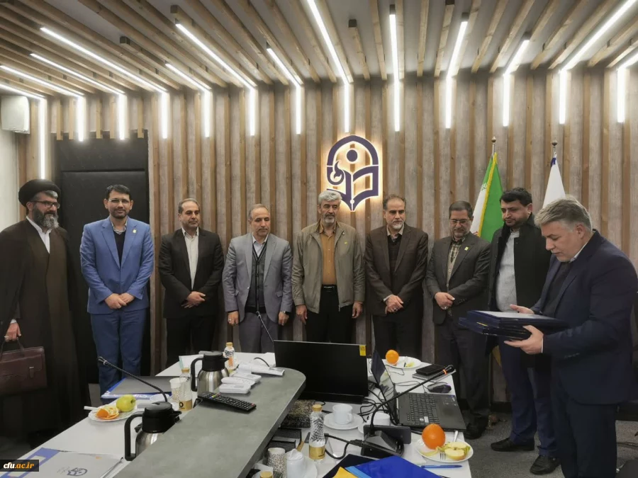 تقدیر از کارکنان نمونه دانشگاه فرهنگیان 6