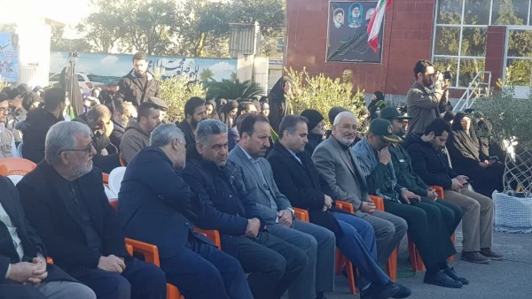 تشییع شهید گمنام بر روی دستان دانشجو معلمان پردیس امام خمینی (ره) گرگان. 2