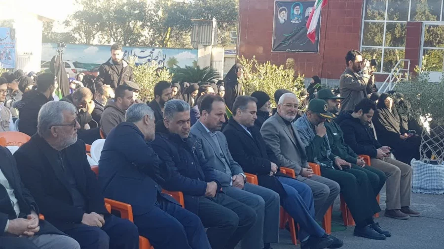 تشییع شهید گمنام بر روی دستان دانشجو معلمان پردیس امام خمینی (ره) گرگان. 2