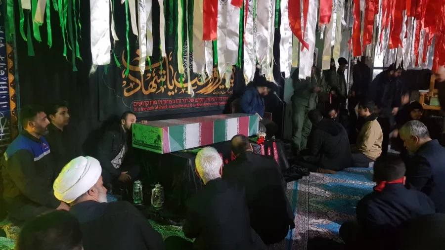 تشییع شهید گمنام بر روی دستان دانشجو معلمان پردیس امام خمینی (ره) گرگان. 2