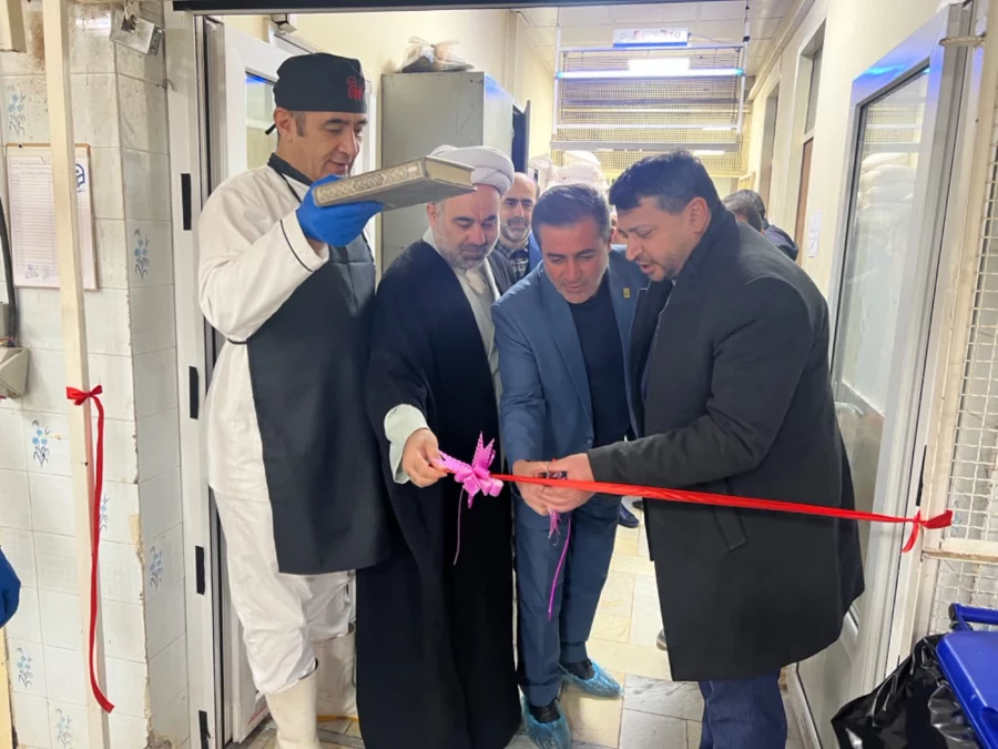 دکتر عالمیان، از  افتتاح و راه اندازی اولین آشپزخانه صنعتی در دانشگاه فرهنگیان خبر داد. 2