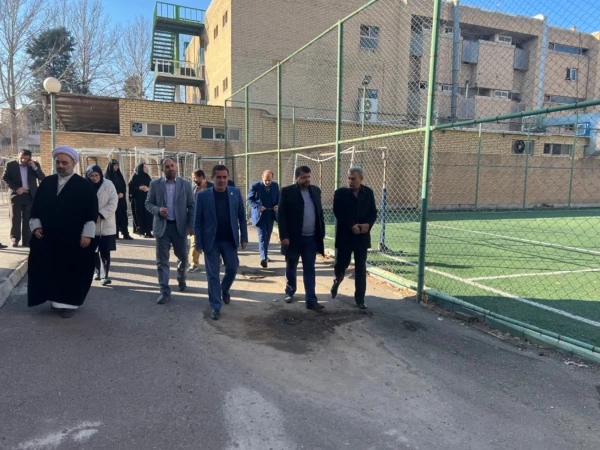 دکتر عالمیان، از  افتتاح و راه اندازی اولین آشپزخانه صنعتی در دانشگاه فرهنگیان خبر داد. 5