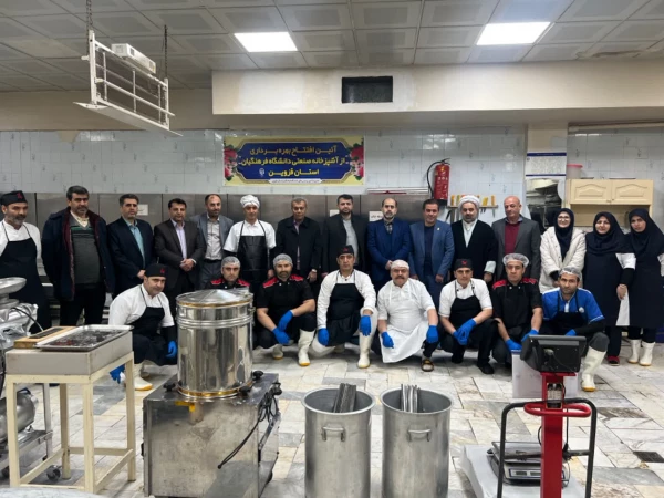 دکتر عالمیان، از  افتتاح و راه اندازی اولین آشپزخانه صنعتی در دانشگاه فرهنگیان خبر داد. 6