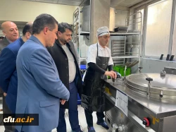 دکتر عالمیان، از  افتتاح و راه اندازی اولین آشپزخانه صنعتی در دانشگاه فرهنگیان خبر داد. 8