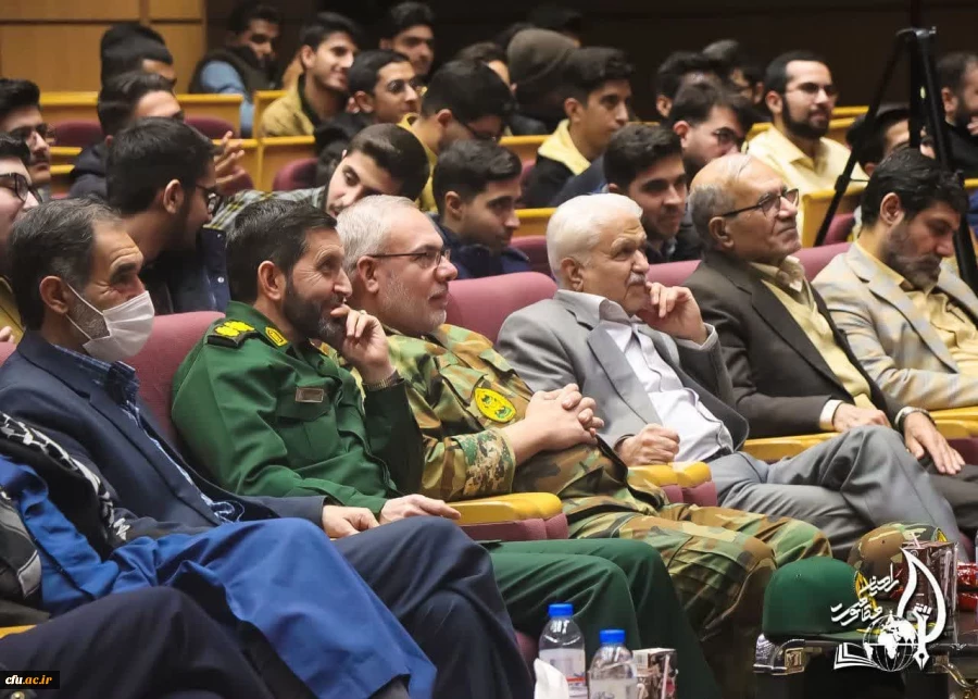 شبی خاطره انگیز همراه با دانشجو معلمان شرکت کننده اردوی راهیان مقاومت در دانشگاه فرهنگیان کرمان
 3