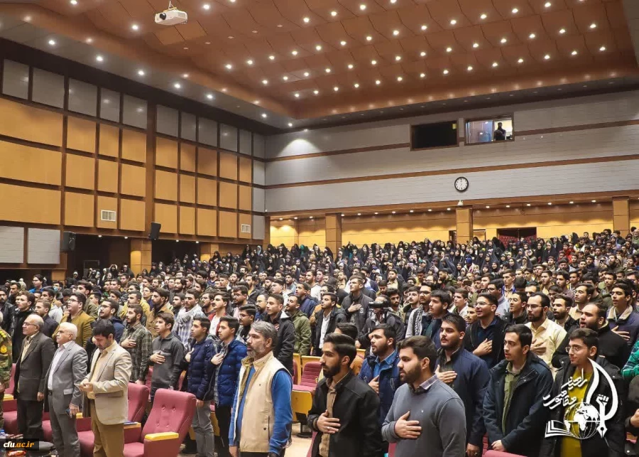 شبی خاطره انگیز همراه با دانشجو معلمان شرکت کننده اردوی راهیان مقاومت در دانشگاه فرهنگیان کرمان
 4