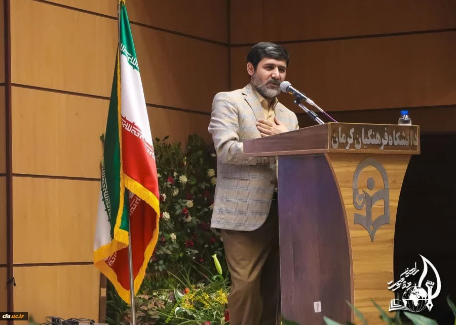 شبی خاطره انگیز همراه با دانشجو معلمان شرکت کننده اردوی راهیان مقاومت در دانشگاه فرهنگیان کرمان
 8