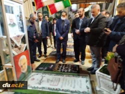 ادای احترام شرکت کنندگان دردومین همایش ملی «آموزه های تربیت در مکتب شهیدسلیمانی»به مقام شامخ سردار شهید حاج قاسم سلیمانی  2
