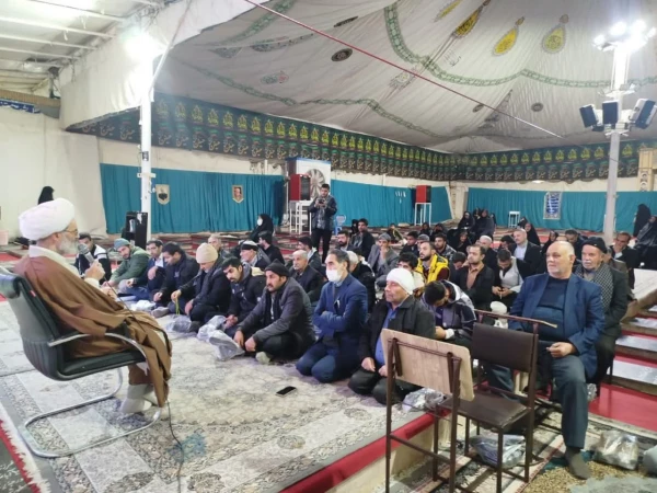 ادای احترام شرکت کنندگان دردومین همایش ملی «آموزه های تربیت در مکتب شهیدسلیمانی»به مقام شامخ سردار شهید حاج قاسم سلیمانی  6