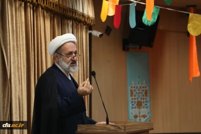 مسئول نهاد نمایندگی مقام معظم رهبری در دانشگاه فرهنگیان:

اهمیت بهره گیری از نور اهل بیت (ع) در زندگی