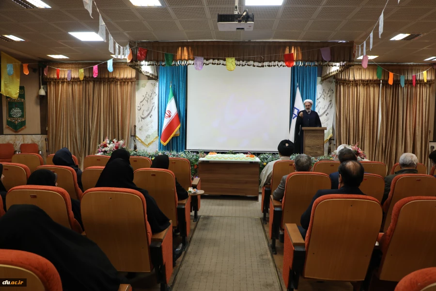 اهمیت بهره گیری از نور اهل بیت (ع) در زندگی 2