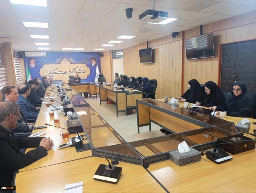 نشست صمیمی کارکنان حوزه معاونت آموزشی با حضور معاون آموزشی و تحصیلات تکمیلی، مدیران حوزه آموزش روز چهارشنبه مورخ 10/11/1403 در محل سالن شریعتمداری  دانشگاه برگزار گردید. 4