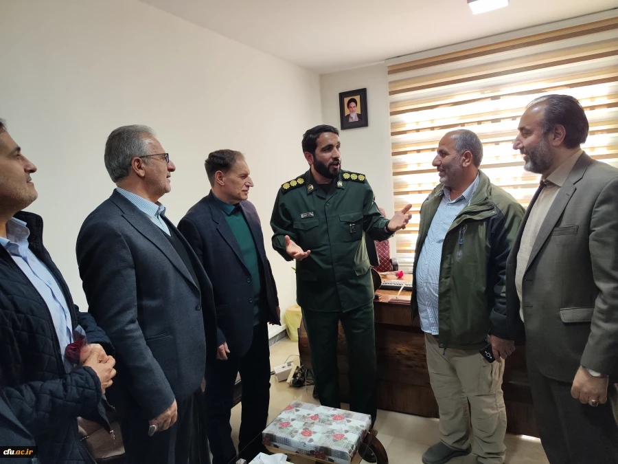 تجلیل از پاسداران سپاه نبی اکرم(ص) استان کرمانشاه به مناسبت ولادت امام حسین (ع)
 3