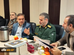 تجلیل از پاسداران سپاه نبی اکرم(ص) استان کرمانشاه به مناسبت ولادت امام حسین (ع)
 4