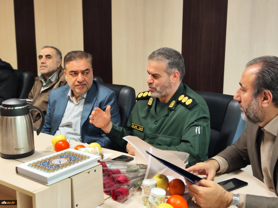 تجلیل از پاسداران سپاه نبی اکرم(ص) استان کرمانشاه به مناسبت ولادت امام حسین (ع)
 4