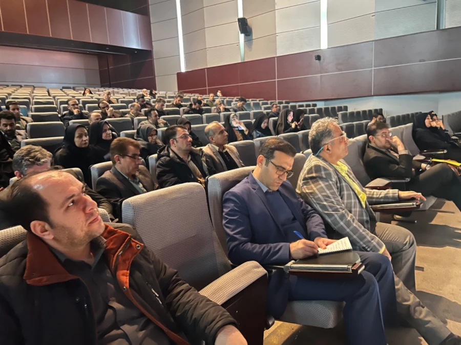 دوره دانش افزایی ارتقا شایستگی های رابطان مهارت آموزی و تسهیل گران آموزشی 6