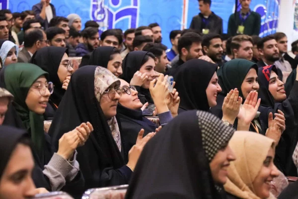 نهمین دوره جشنواره های اجتماعی دانشگاه فرهنگیان با مشارکت ۷۰۰ دانشجومعلم از سراسر کشور در اصفهان برگزار شد. 6