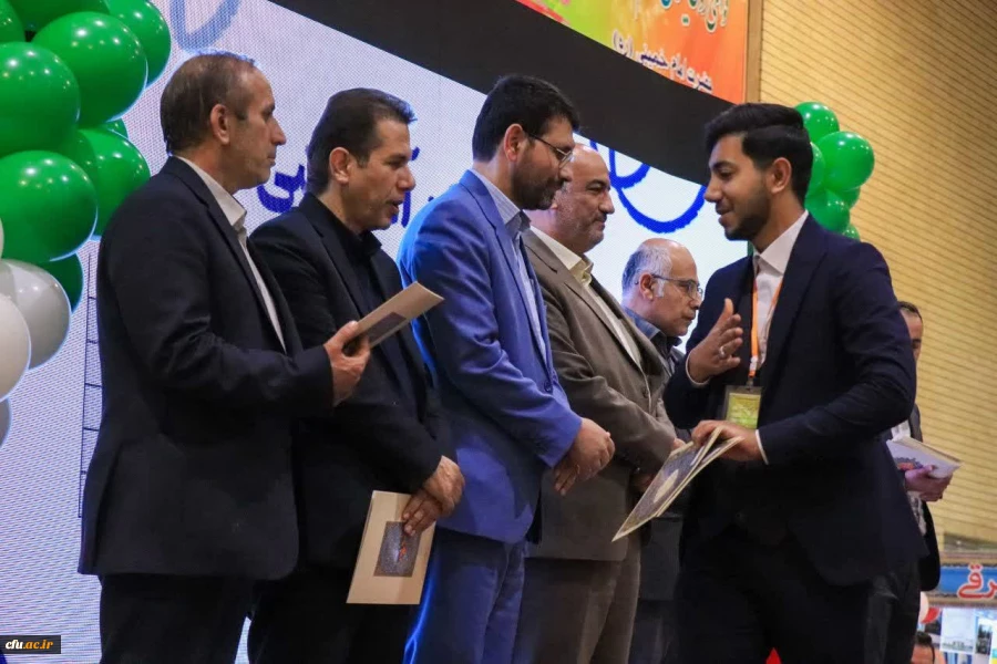 نهمین گردهمایی جشنواره های اجتماعی دانشگاه فرهنگیان با حضور دانشجومعلمان و نمایندگان مجله های دانشجویی در پردیس شهید باهنر اصفهان به کار خود پایان داد. 5