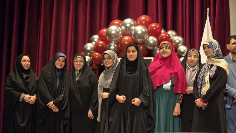 اختتامیه جشنواره سرود و هنرهای نمایشی دانشگاه فرهنگیان در دزفول برگزار شد. 11