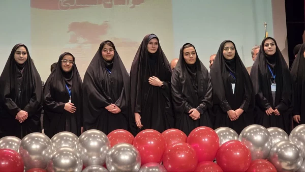 اختتامیه جشنواره سرود و هنرهای نمایشی دانشگاه فرهنگیان در دزفول برگزار شد. 18