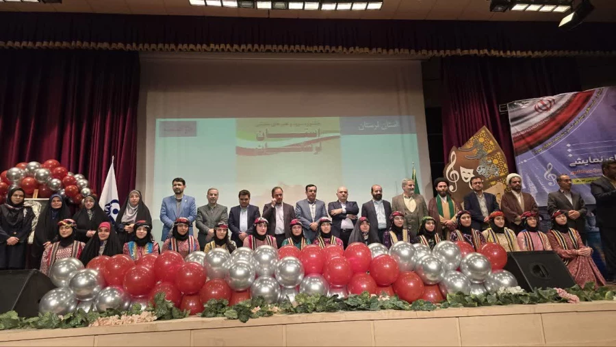 اختتامیه جشنواره سرود و هنرهای نمایشی دانشگاه فرهنگیان در دزفول برگزار شد. 12