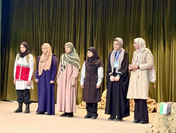 همزمان با چهل و ششمین سالروز پیروزی انقلاب اسلامی، جشنواره سرود و هنرهای نمایشی دانشجومعلمان سراسر کشور در شهر دزفول برگزار شد. 4