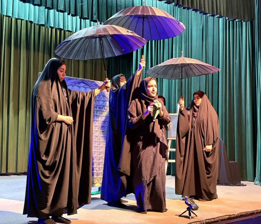 همزمان با چهل و ششمین سالروز پیروزی انقلاب اسلامی، جشنواره سرود و هنرهای نمایشی دانشجومعلمان سراسر کشور در شهر دزفول برگزار شد. 2