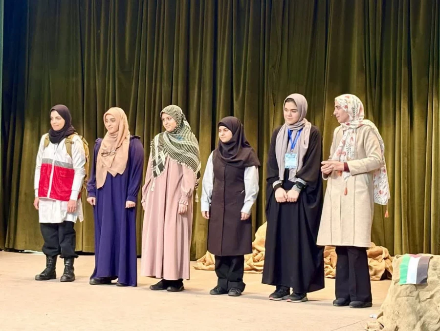 همزمان با چهل و ششمین سالروز پیروزی انقلاب اسلامی، جشنواره سرود و هنرهای نمایشی دانشجومعلمان سراسر کشور در شهر دزفول برگزار شد. 8