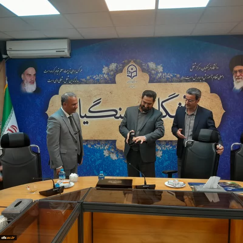 حضور مهمان خارجی در دانشگاه و تجدید میثاق با آرمان های شهدای انقلاب اسلامی 5