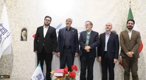  کسب رتبه برتر غرفه دانشگاه فرهنگیان در بخش دانشگاهی نمایشگاه بین المللی قرآن 8