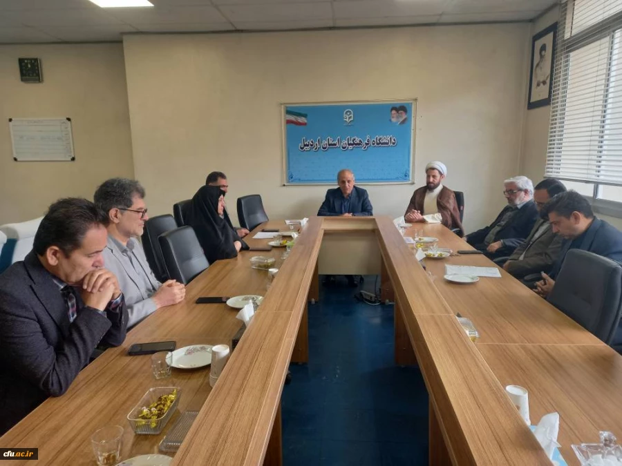 تجلیل از همکاران واحد منابع انسانی دانشگاه فرهنگیان استان اردبیل به مناسبت 25 فروردین ماه
