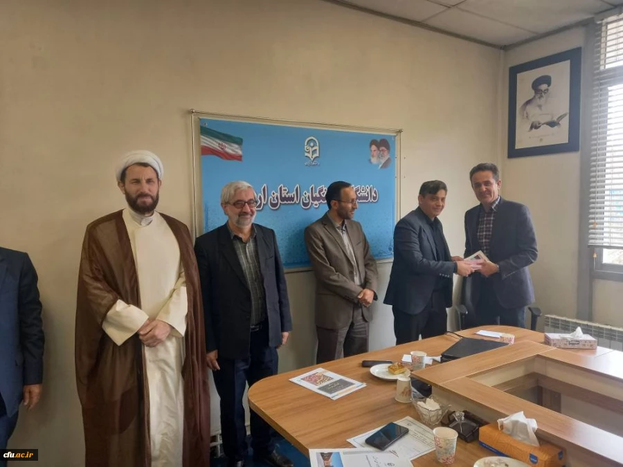 تجلیل از همکاران واحد منابع انسانی دانشگاه فرهنگیان استان اردبیل به مناسبت 25 فروردین ماه
