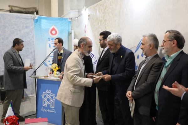 حقق جناح جامعة فرهنجيان المرتبة الأولى في القسم الأكاديمي للمعرض الدولي للقرآن الكريم 3