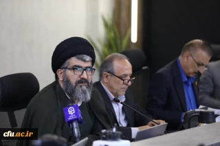  سرپرست معاونت پژوهش و فناوری تاکید کرد: 

لزوم ارتقا پژوهش انگیزی و ایجاد فرصت های ترفیع و تولید دانش برای اعضای هیات علمی در استان ها