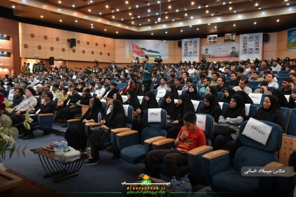 نخستین اجلاسیه شهدای دانشجومعلم استان مرکزی با حضور خانواده های معزز شهدای دانشجومعلم و جمعی از مسئولین استانی، کشوری و دانشجویان، برگزار شد. 2