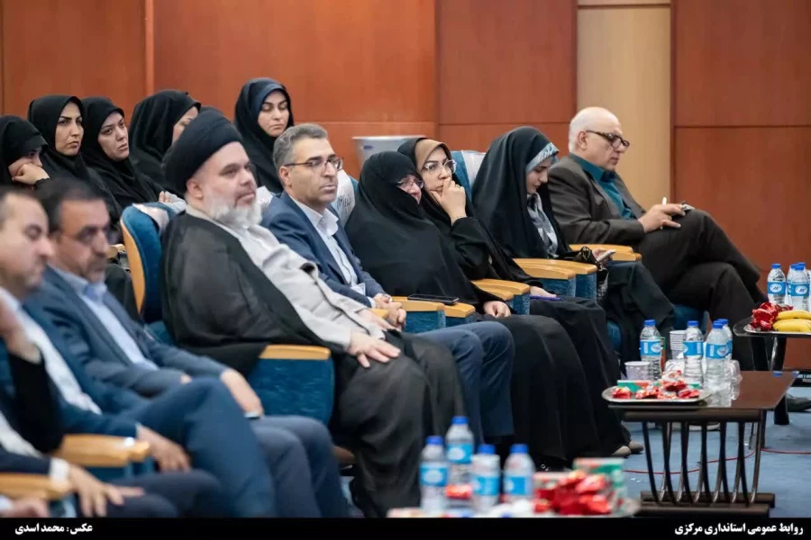 نخستین اجلاسیه شهدای دانشجومعلم استان مرکزی با حضور خانواده های معزز شهدای دانشجومعلم و جمعی از مسئولین استانی، کشوری و دانشجویان، برگزار شد. 2