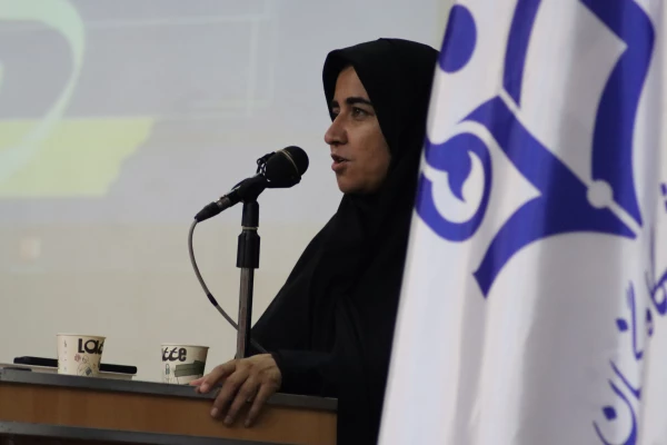 اقتدار امروز کشور نشئت گرفته از دانش جوانان کشور است که پرورش یافته کلاس درس معلمان هستند. 2