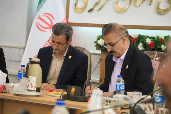 برگزاری نشست سرپرست معاونت آموزشی و تحصیلات تکمیلی و مشاور ایشان به مناسبت دهه سرآمدی آموزش و هم زمان با گرامیداشت هفته معلم با اعضای هیئت علمی دانشگاه فرهنگیان استان مرکزی 3