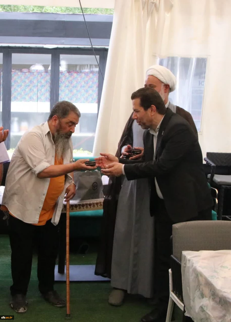تجلیل از استادان و کارمندان برتر دانشگاه فرهنگیان استان اصفهان در هفته سرآمدی آموزش 6
