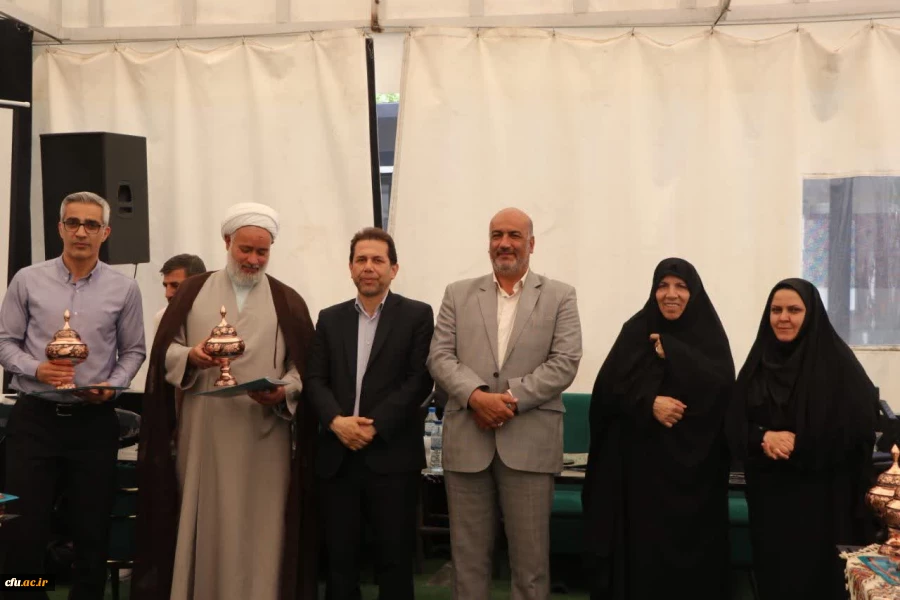 تجلیل از استادان و کارمندان برتر دانشگاه فرهنگیان استان اصفهان در هفته سرآمدی آموزش 16