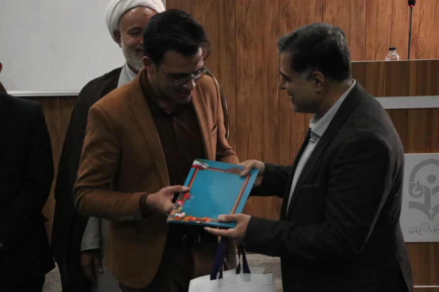 همایش بزرگداشت روز روابط عمومی و ارتباطات و تجلیل از کارشناسان روابط عمومی و یاوران رسانه 5